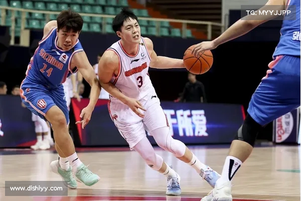 杜锋力挺低迷爱将暗藏玄机 CBA 新王呼之欲出许钟豪争议中显格局 杜锋力挺低迷爱将暗藏玄机 CBA 新王呼之欲出许钟豪争议中显格局